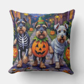 Schnauzer Trick-or-Treating in Halloween Costumes クッション (正面)