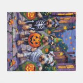 Schnauzer Trick-or-Treating in Halloween Costumes フリースブランケット (正面(横))