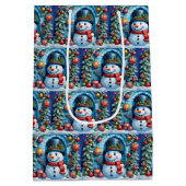 Schneemann mit Weihnachtsdeko - ミディアムペーパーバッグ (裏面)