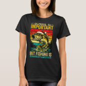 School Is Imrtant But Fishing Funny Christmas Fish Tシャツ (正面)