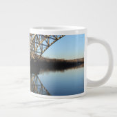 Schuylkillの川上の橋 ジャンボコーヒーマグカップ (右)