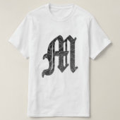 Schwarze Buchstabe "M" im gotischen Stil Tシャツ (デザイン正面)