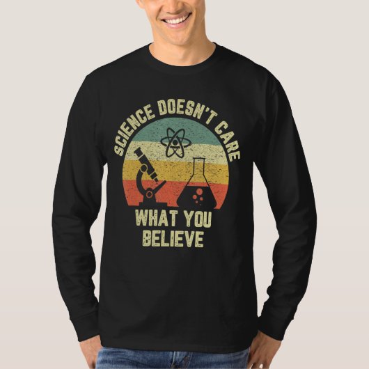Scienc気にはSciencと信じはおもしろい違う Tシャツ (正面)