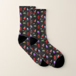 Science Labパターン ソックス<br><div class="desc">エンチャントファンシーデザイン社が設計したScience Lab Pattern Socksは、科学を愛する人の人生に最適な贈り物である。このデザインは、顕微鏡、シャーレ、化学ビーカー、試験管のパターンを備えている。背カスタマイズ色を違う選ぶ</div>