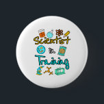 Science Lover STEMトレーニングの科学者 缶バッジ<br><div class="desc">この可愛いデザインは、STEMのテーマに興味がある人に最適だ。科学キャンプや科学フェアでの衣服、あるいは科学実験を行っている間に理想的である</div>