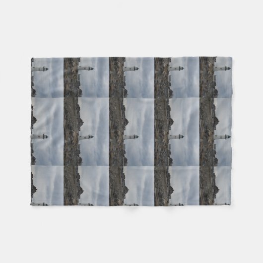 Scituateの古い灯台 フリースブランケット (正面(横))