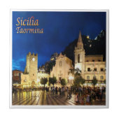 SCL061 TAORMINA by night，シチリア，イタリア， タイル (正面)
