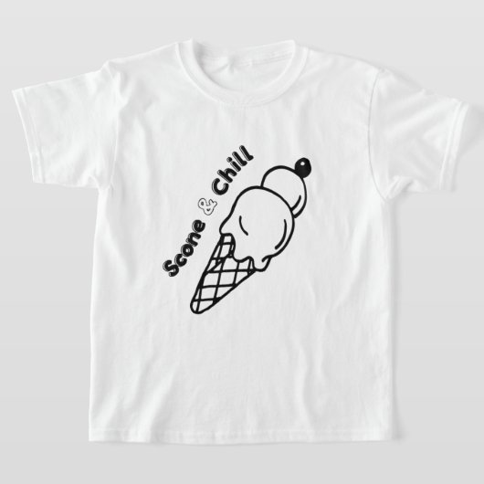 Scone & Chill – 遊び心あふれる夏のビブスデザイン Tシャツ (レイダウン)