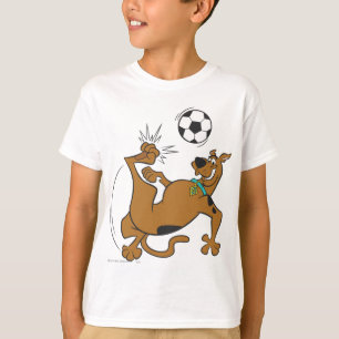 Scooby-Dooのサッカーの頭上式蹴り Tシャツ
