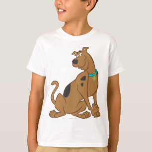 Scooby-Dooの内気な姿勢 Tシャツ