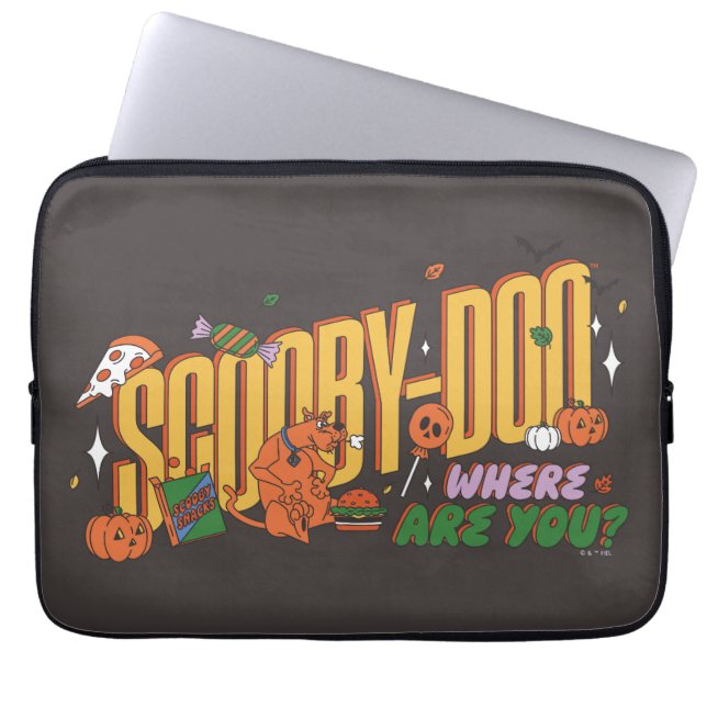 Scooby-Doo Halloween Snack Logo ラップトップスリーブ (正面)