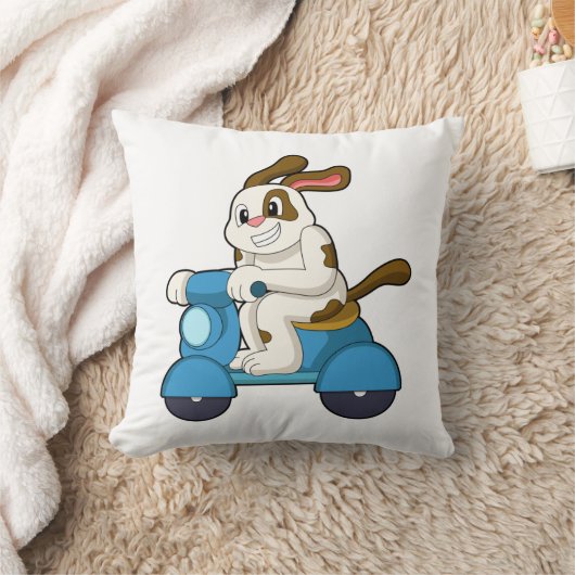 Scooter.PNGバイクもしくは自転車に乗る人としての犬 クッション (ブランケット)