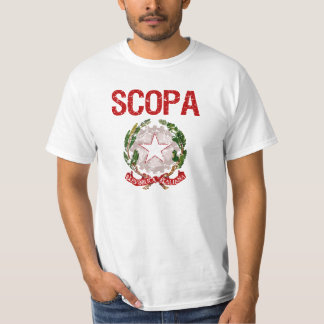 Scopaのイタリア人の姓 Tシャツ