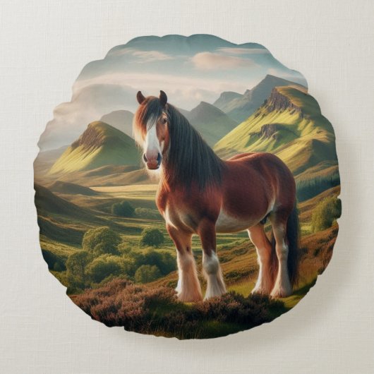 Scotland highlands Clydesdale horse ラウンドクッション (正面)