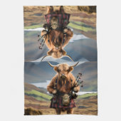 Scottish Highland Cow Bagpiper,  キッチンタオル (縦)