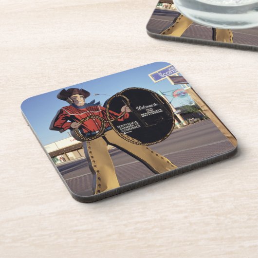 Scottsdalへのカウボーイの姿の印の歓迎する観光客 コースター (左側)