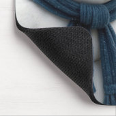 Scowling Snowman With a Bunny マウスパッド (コーナー)