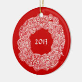 Scribbleprintsのリース-赤の白、 セラミックオーナメント (左)