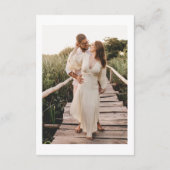 Scriptモダンの結婚写真がLove QRをキャプチャ エンクロージャーカード (裏面)