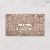 Script, Burlap & Light Stringsの結婚ウェブサイト エンクロージャーカード (裏面)