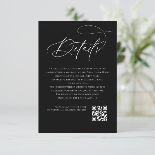 Script Monogram Wedding Details Black QR Code エンクロージャーカード (スタンド正面)