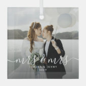 Script Mrs & Mrs Newlyweds Photo Christmas ガラスオーナメント (正面)