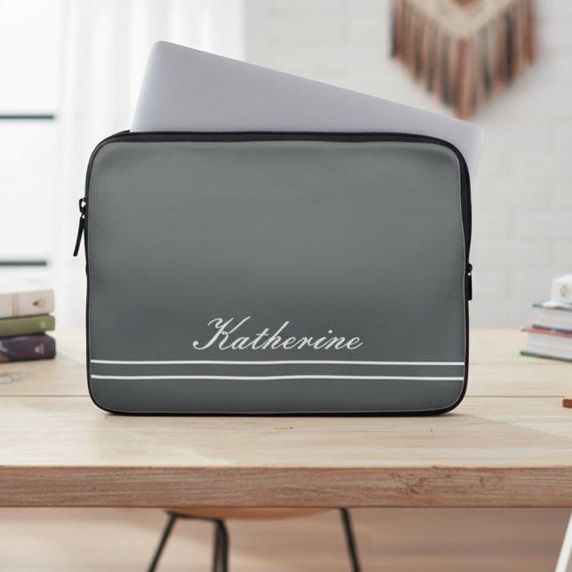 Script Name Minimalist Charcoal Gray ラップトップスリーブ (クリエイターアップロード済み)