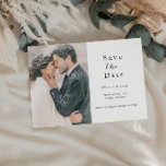 Script Photo日付QRコードの保存 案内ポストカード<br><div class="desc">Script Two Photo Save the Date – 繊細なスクリプトタイポグラフィで2枚のお気に入りの写真をかわいらし特集。ミニマリストや素朴な人に最適結婚。お客様のウェブサイトの日付を保存の背面にあるQR結婚コード。</div>