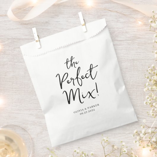 Script The Perfect Mix Wedding Treats フェイバーバッグ (クリップ留めされた状態)