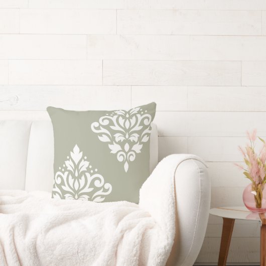 Scroll Damask Art I White on Green クッション (ソファ)