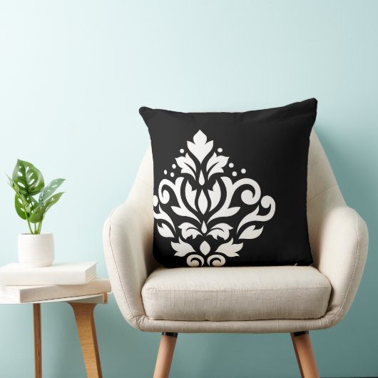 Scroll Damask Off-Set I White on Black クッション (椅子)