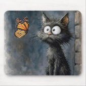 Scruffy Cat Staring at a Butterfly マウスパッド (正面)
