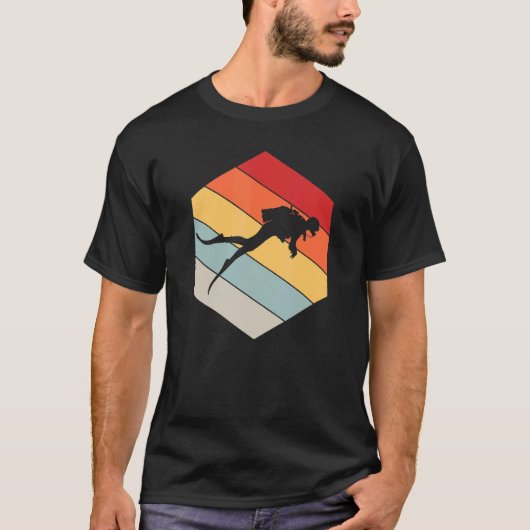 Scuba Diving Divemaster Geometric Distressed Vinta Tシャツ (正面)