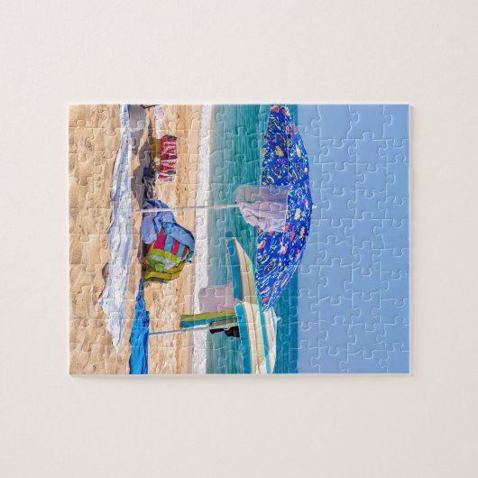 sea.JPGの2つの日傘そしてビーチの供給 ジグソーパズル (横)