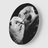 Sea Otters:白黒ペア。 ラージ壁時計 (傾斜)