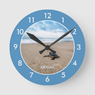 Sea Turtle on the Beach Custom Round Clock ラウンド壁時計