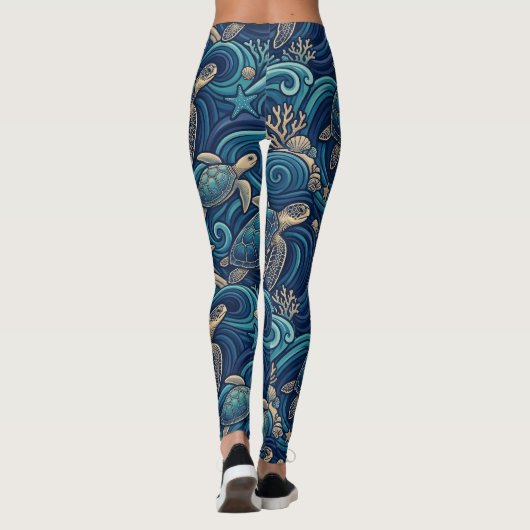 Sea Turtles, Palm Trees, and Waves Pattern レギンス (裏面)