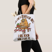 Seafood Diet Joke – Hungry Cat with Hot Dog トートバッグ (クローズアップ)
