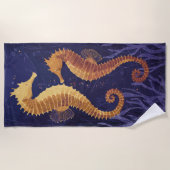 Seahorses Illustration – Elegant Ocean Art ビーチタオル (正面)