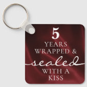 Sealed with a Kiss Red 5th Birthday Anniversary キーホルダー (正面)