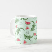 Seamless crocodile pattern with watermelon slices. コーヒーマグカップ (正面左)