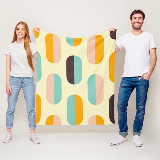 Seamless geometric pattern in retro vibes フリースブランケット (インサイチュ)