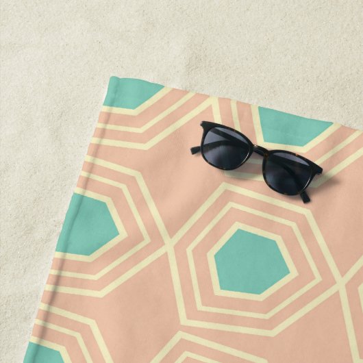 Seamless geometric pattern with teal pentagons ビーチタオル (インサイチュ)