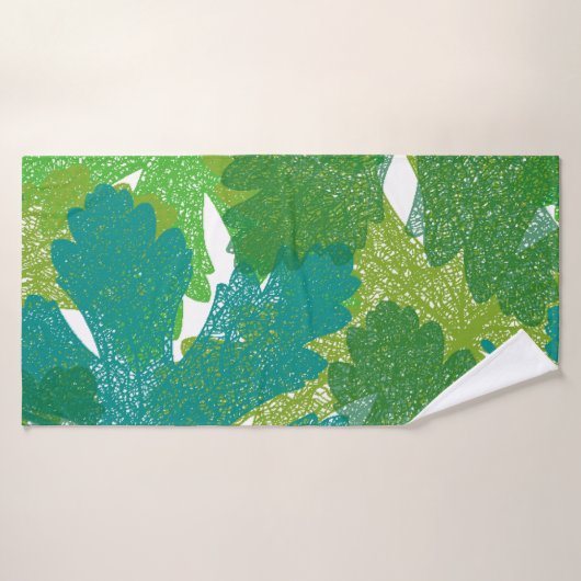 Seamless green leaves pattern バスタオル (バスタオル)
