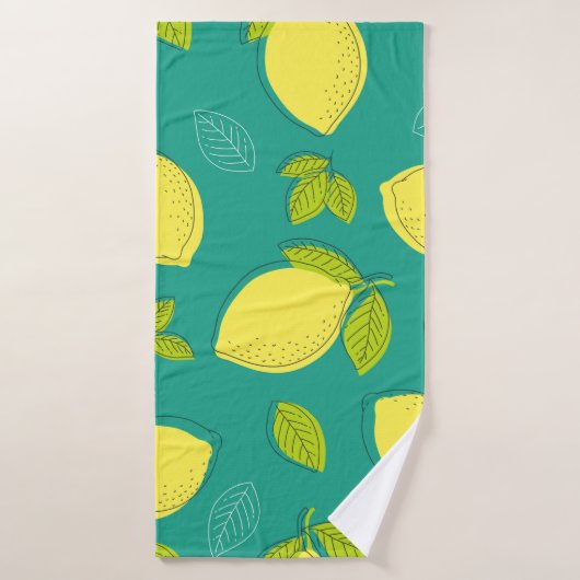 Seamless Hand Drawn Lemon with Leaves Pattern in B バスタオル (バスタオル)