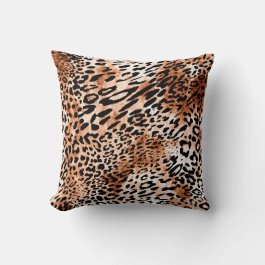 Seamless leopard pattern, african animal print クッション (正面)