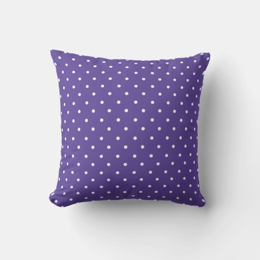 Seamless  medium purple polka dot pattern クッション (正面)