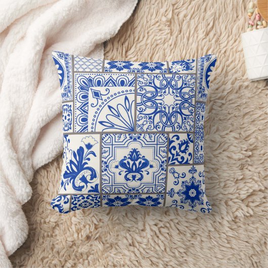 Seamless patchwork tile with Victorian motives. Ma クッション (ブランケット)