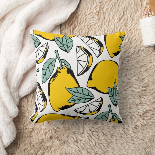 Seamless pattern of bright hand drawn lemons,halfs クッション (ブランケット)