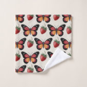 Seamless Pattern of Butterflies and Strawberries バスタオルセット (ウォッシュタオル)